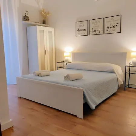 Bed & Breakfast Living Marina 3*