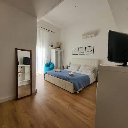 Living Marina Oda ve Kahvaltı 3*