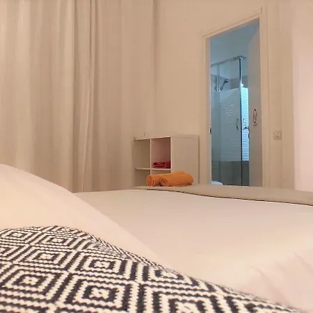 Living Marina Oda ve Kahvaltı 3*