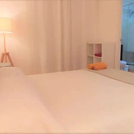Living Marina B&B 칼리아리
