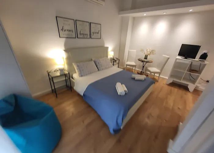 Bed & Breakfast Living Marina 3*